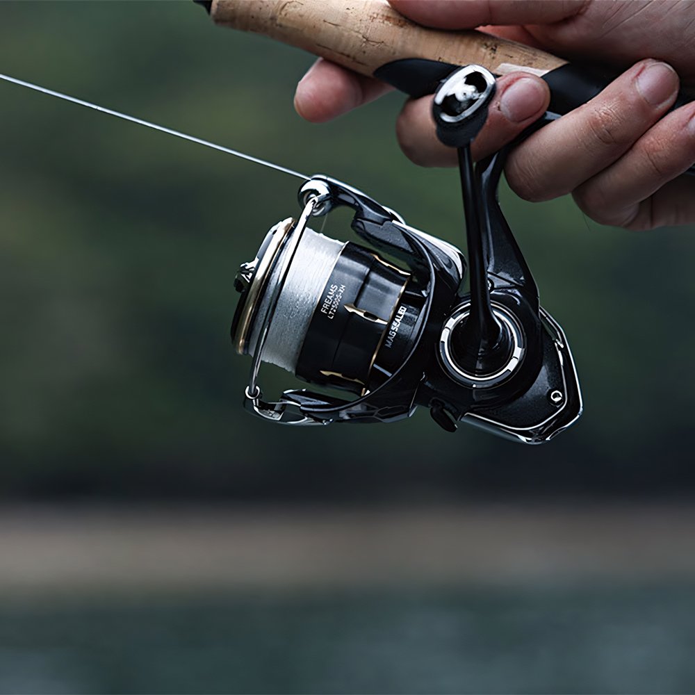 2026 DAIWA FREAMS Spinhengel M - Shimano Reel Stradic recensie en prijs